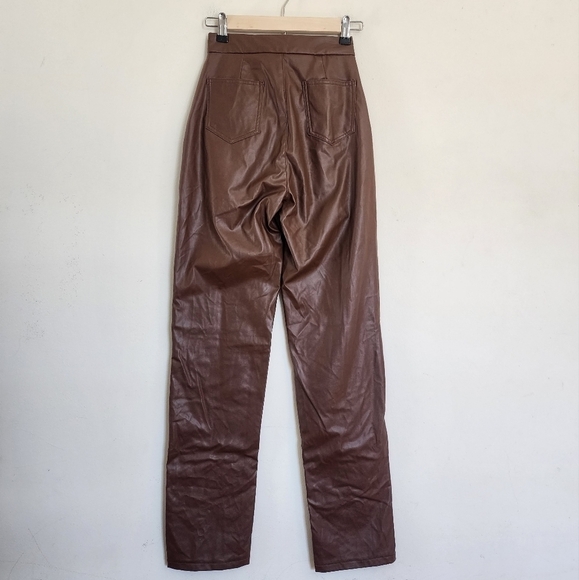 PRETTYLITTLETHING Chocolate Faux Leather Pintuck Detail Straight Leg Pants sz 00 - Picture 4 of 9